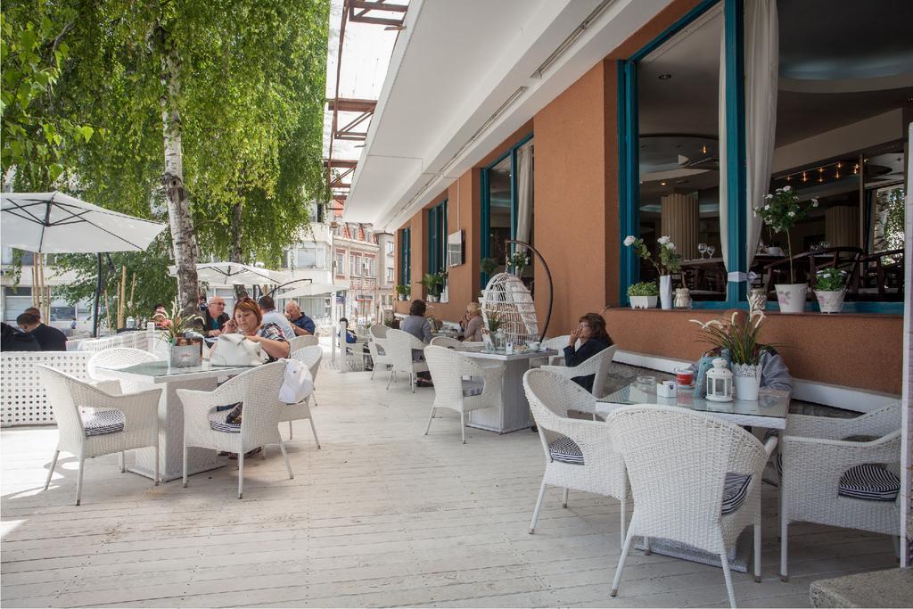 Hotel Rahovets Gorna Oryahovitsa Bagian luar foto