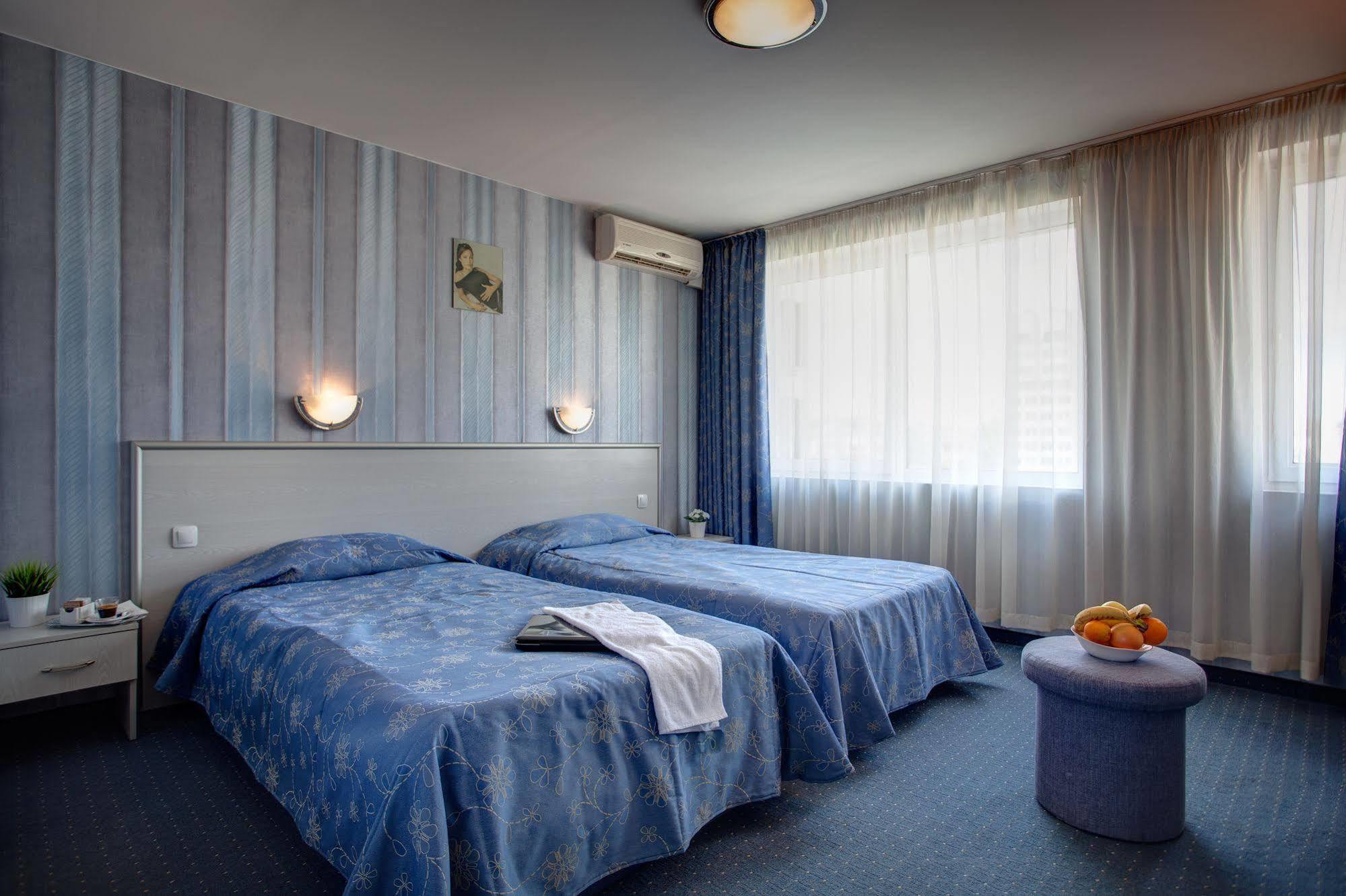 Hotel Rahovets Gorna Oryahovitsa Bagian luar foto