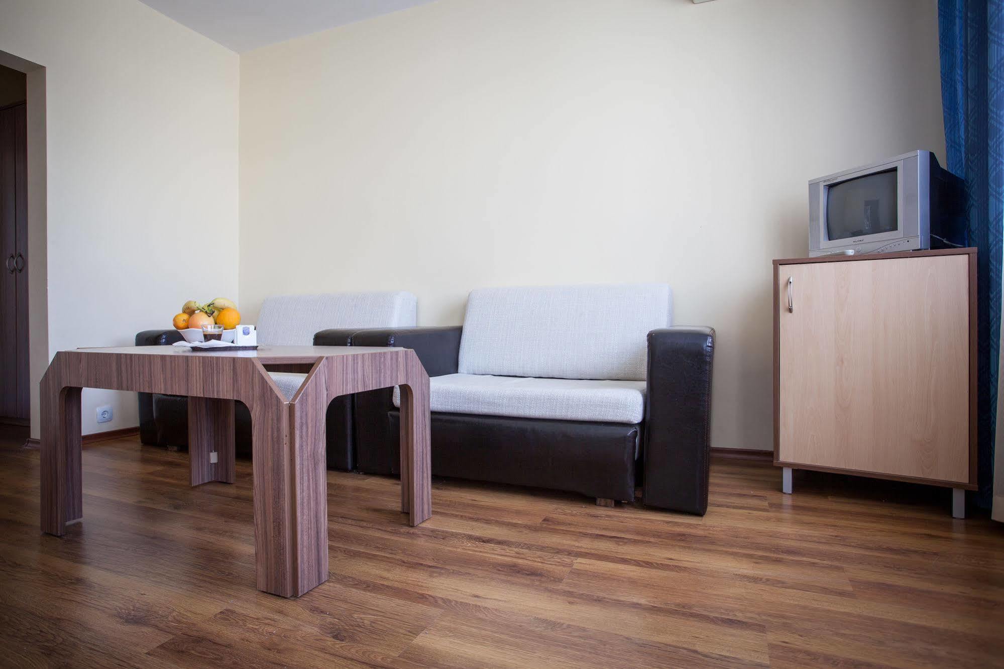 Hotel Rahovets Gorna Oryahovitsa Bagian luar foto